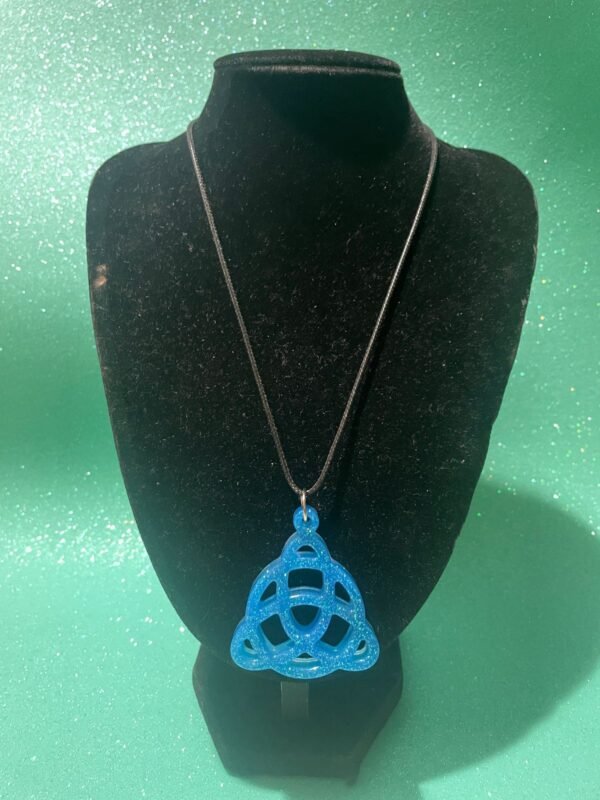 COLLAR / RESINA